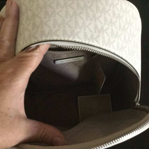 NWT Michael Kors backpack white and grey silver zippers 3 outside pockets - Picture 4 of 8